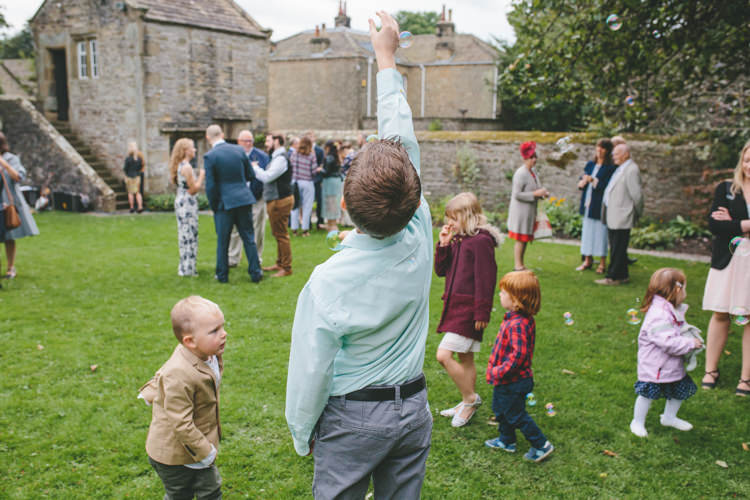 Delightfully Natural Pretty Garden Wedding http://www.elliegracephotography.co.uk/