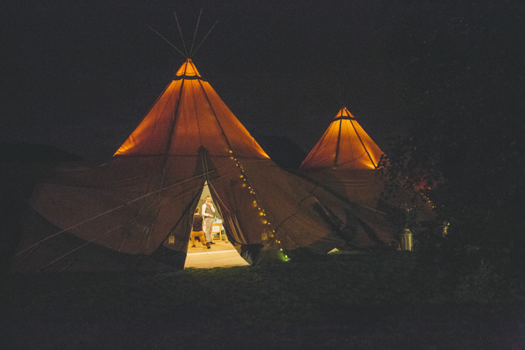 Delightfully Natural Pretty Garden Wedding http://www.elliegracephotography.co.uk/