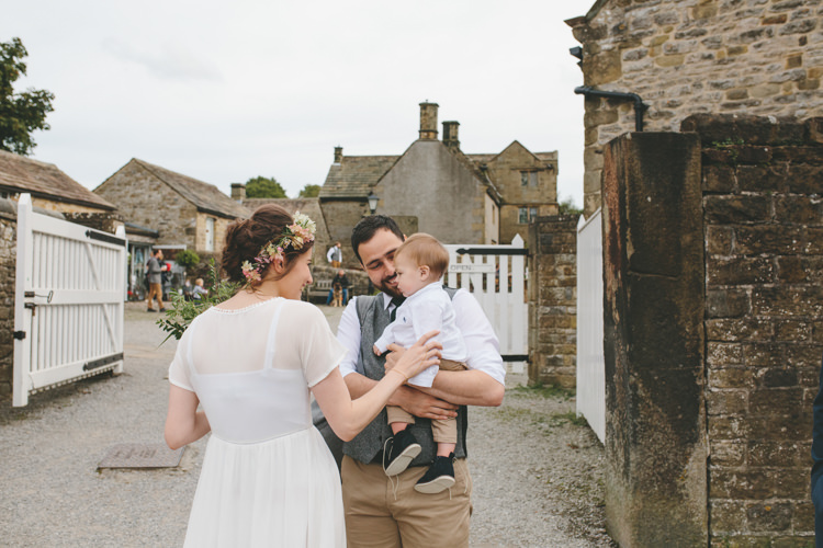 Delightfully Natural Pretty Garden Wedding http://www.elliegracephotography.co.uk/