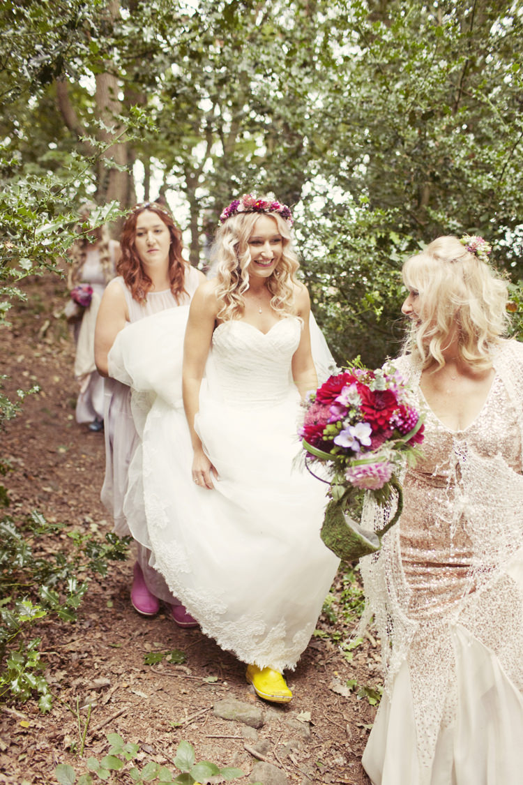 Whimsical Woodland Autumn Wedding http://www.rebeccaweddingphotography.co.uk/
