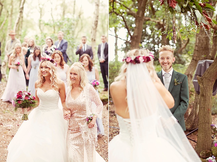 Whimsical Woodland Autumn Wedding http://www.rebeccaweddingphotography.co.uk/