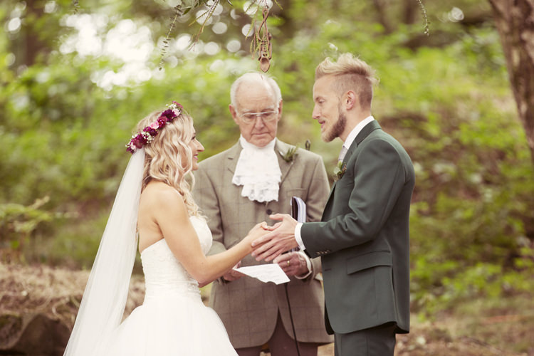 Whimsical Woodland Autumn Wedding http://www.rebeccaweddingphotography.co.uk/