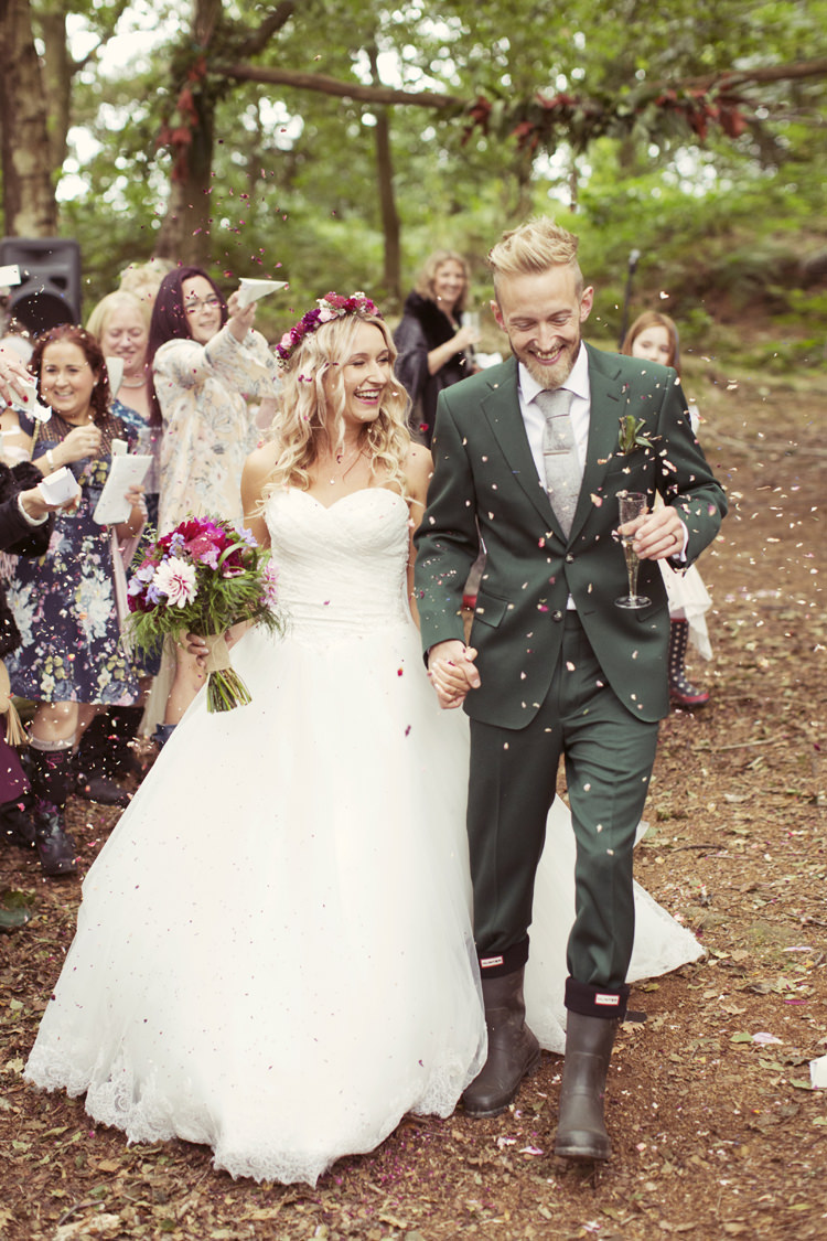 Confetti Throw Bride Groom Whimsical Woodland Autumn Wedding http://www.rebeccaweddingphotography.co.uk/
