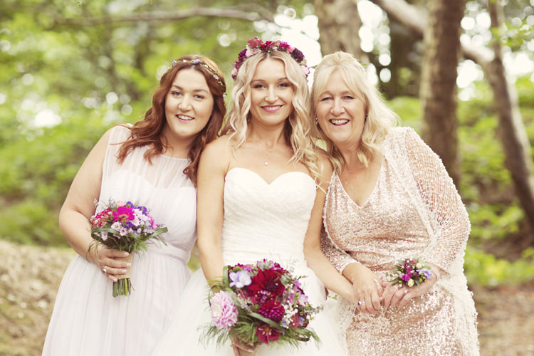 Whimsical Woodland Autumn Wedding http://www.rebeccaweddingphotography.co.uk/