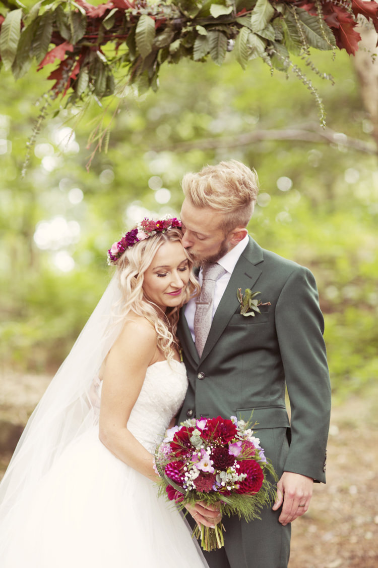 Whimsical Woodland Autumn Wedding http://www.rebeccaweddingphotography.co.uk/