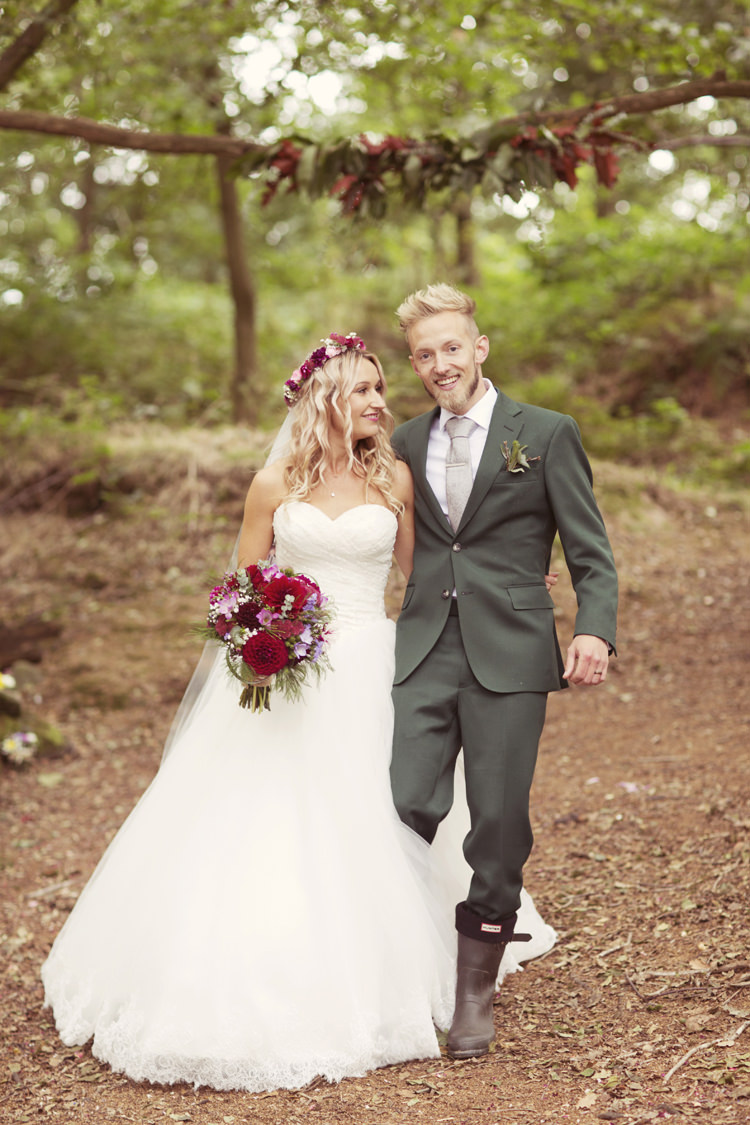 Whimsical Woodland Autumn Wedding http://www.rebeccaweddingphotography.co.uk/ 