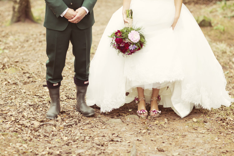 Whimsical Woodland Autumn Wedding http://www.rebeccaweddingphotography.co.uk/ 