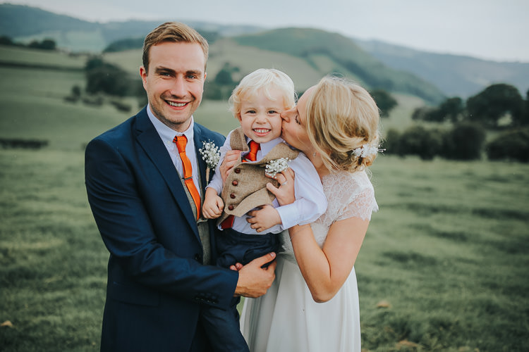 DIY Farm Weekend Long Wedding http://www.nestalloyd.co.uk/