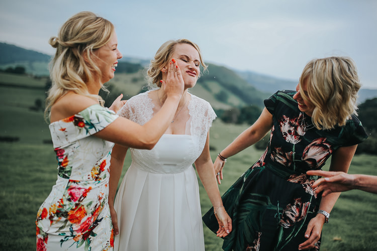 DIY Farm Weekend Long Wedding http://www.nestalloyd.co.uk/
