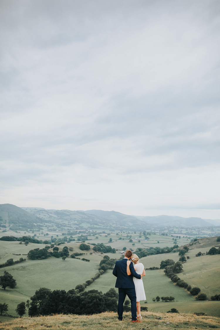 DIY Farm Weekend Long Wedding http://www.nestalloyd.co.uk/