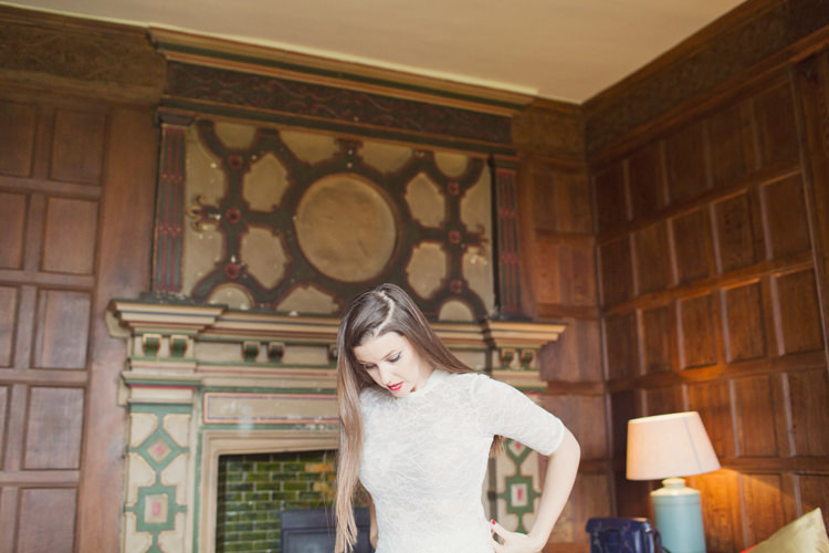 Antler Feather Stunning Countryside Wedding http://www.cottoncandyweddings.co.uk/