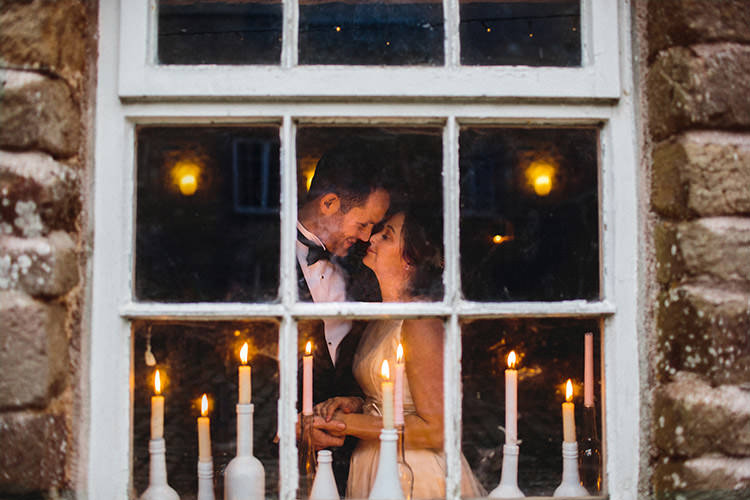 Stylish Winter Glamour Wedding http://lunaweddings.co.uk/
