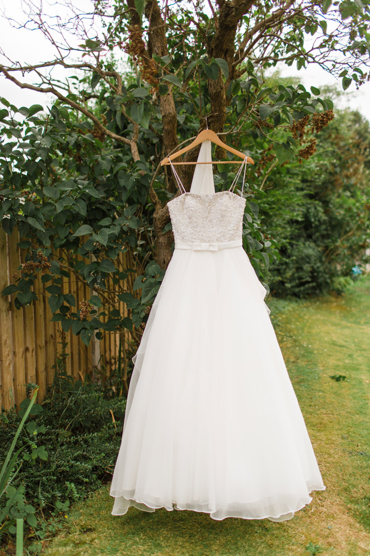 Burgundy Gold Rustic Glam Barn Wedding http://www.terripashleyphotography.co.uk/