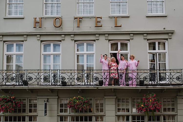 Sparkle Old Hollywood Glamour Wedding https://www.jonnybarratt.com/