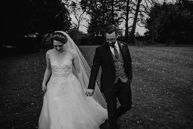 Sparkle Old Hollywood Glamour Wedding https://www.jonnybarratt.com/