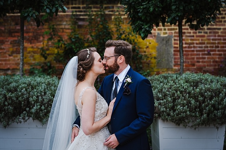 Sparkle Old Hollywood Glamour Wedding https://www.jonnybarratt.com/