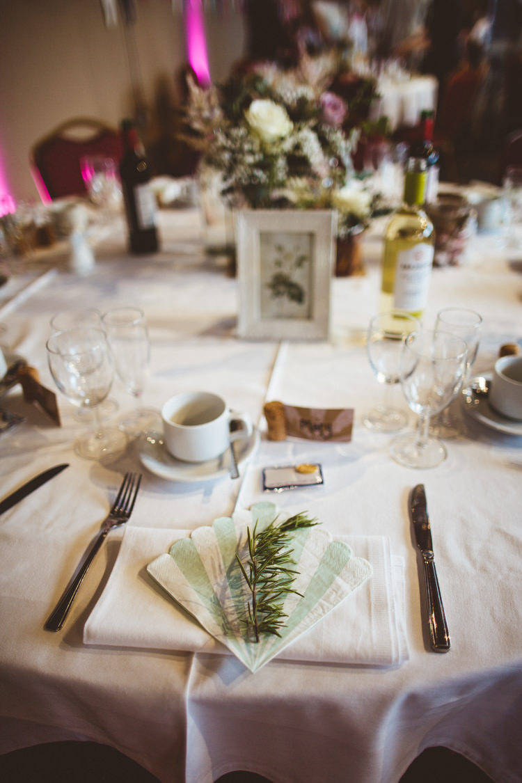 Table Setting Rosemary Napkin Scalloped Industrial Cool Museum Wedding https://photography34.co.uk/