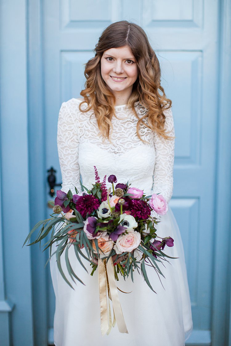 Wavy Hair Style Bouquet Flowers Peach Pink Red Rose Bride Bridal Fun Spring Floral Creative Wedding https://www.binkynixon.com/