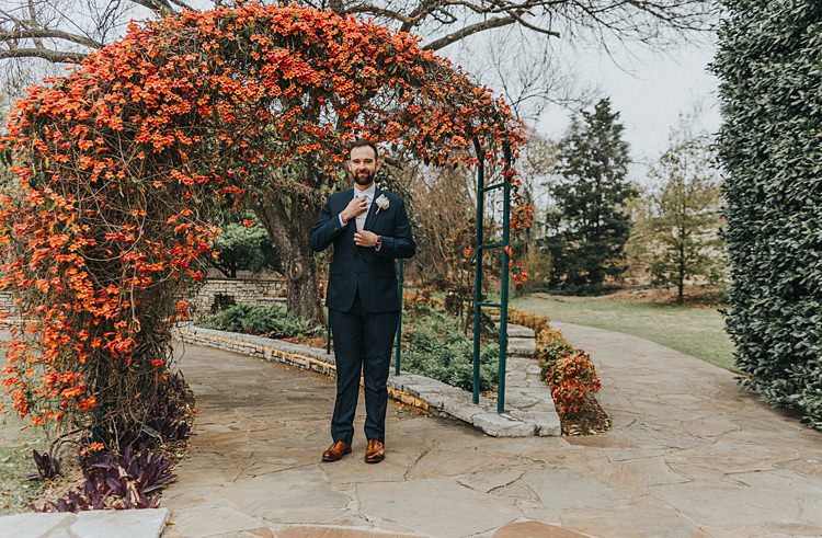 Modern Spring Botanic Garden Wedding Texas http://velvetsagephotography.com/