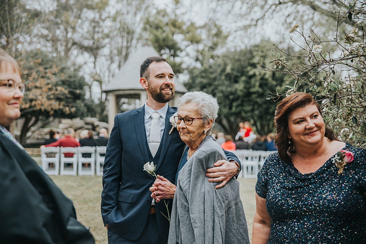 Modern Spring Botanic Garden Wedding Texas http://velvetsagephotography.com/