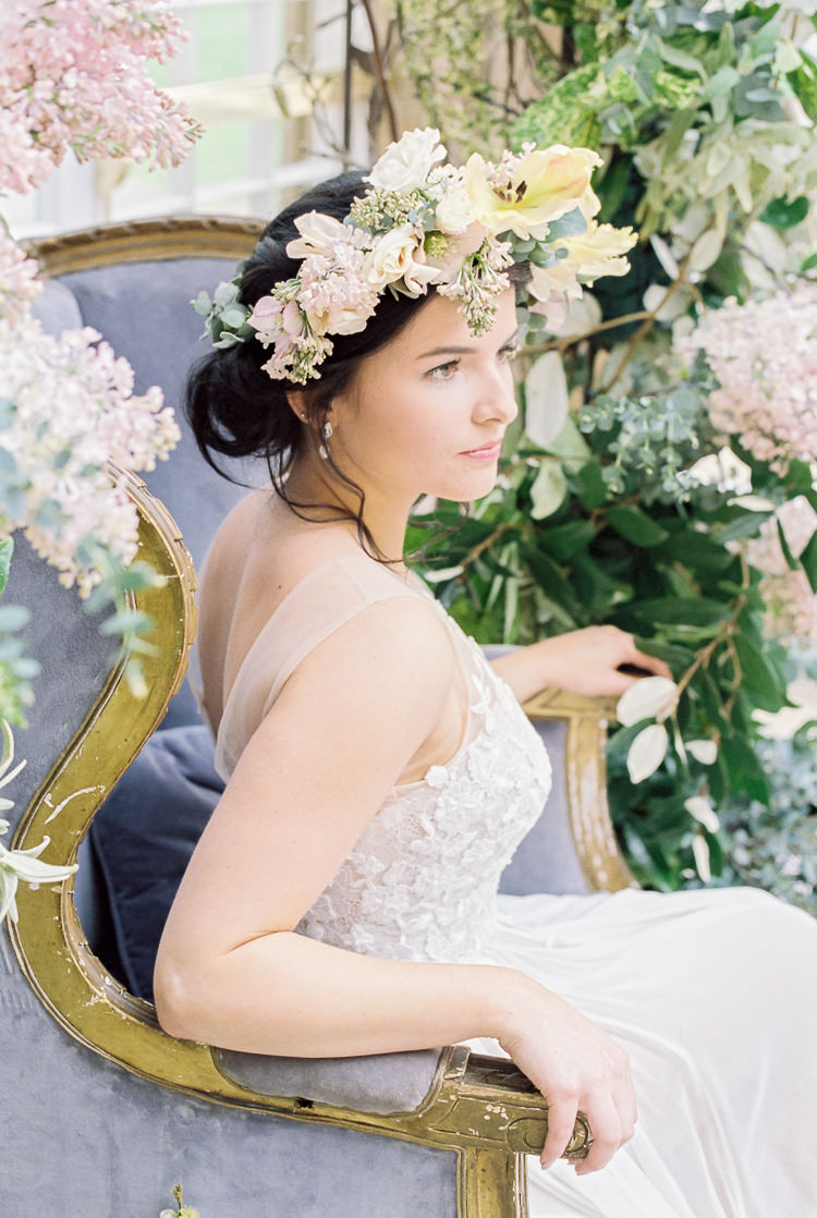 Ethereal Soft Fine Art Wedding Ideas http://lizbakerphotography.co.uk/