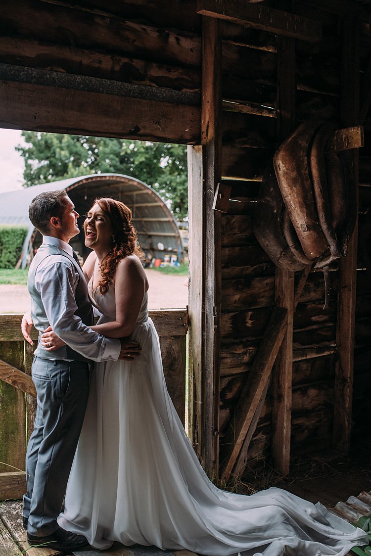 Beautiful Lilac Garden Wedding New Zealand http://www.levienphotography.com/