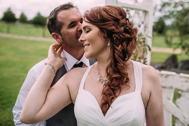 Beautiful Lilac Garden Wedding New Zealand http://www.levienphotography.com/
