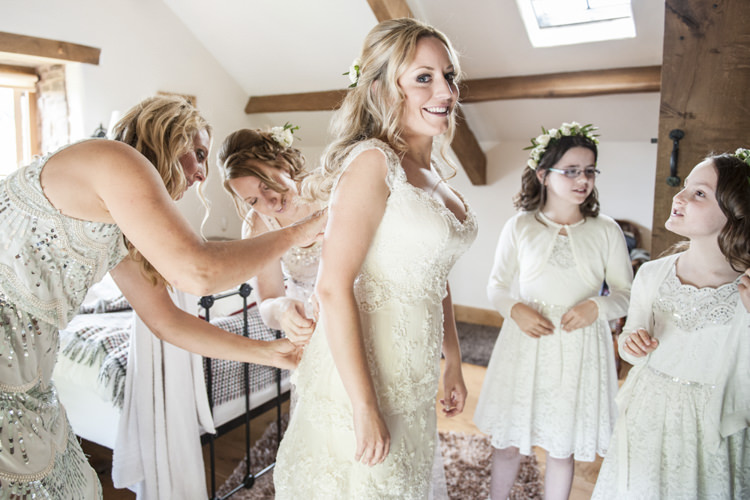 Chilled Country Boho White Green Wedding http://eleanorjaneweddings.co.uk/