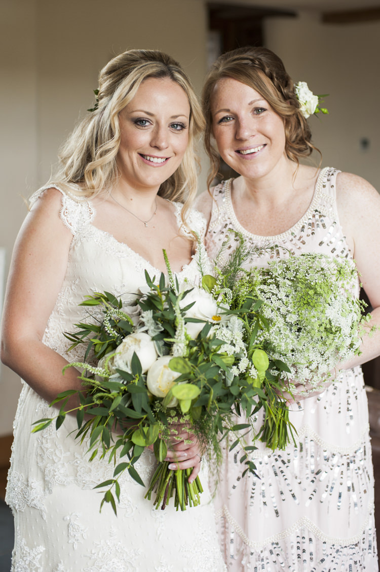 Chilled Country Boho White Green Wedding http://eleanorjaneweddings.co.uk/
