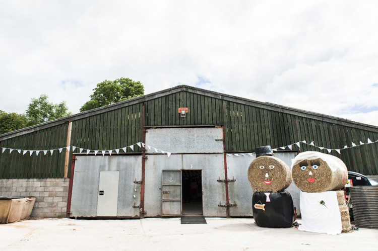 Chilled Country Boho White Green Wedding http://eleanorjaneweddings.co.uk/