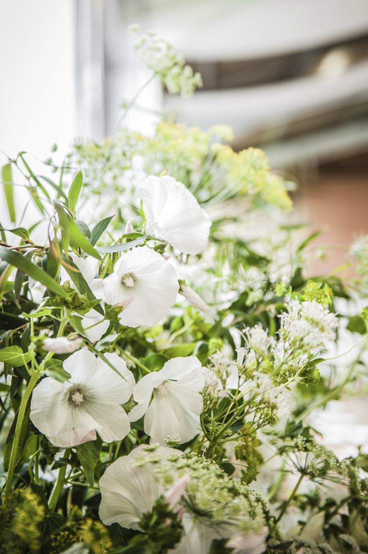 Chilled Country Boho White Green Wedding http://eleanorjaneweddings.co.uk/