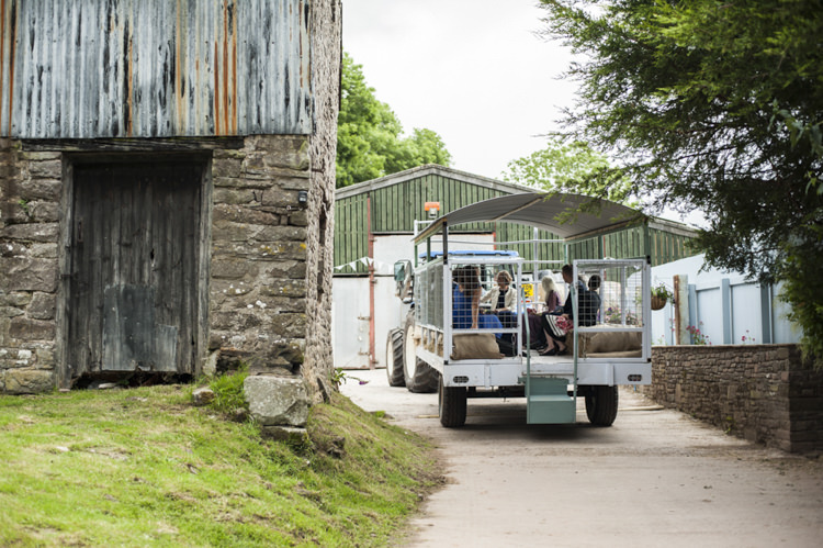 Chilled Country Boho White Green Wedding http://eleanorjaneweddings.co.uk/