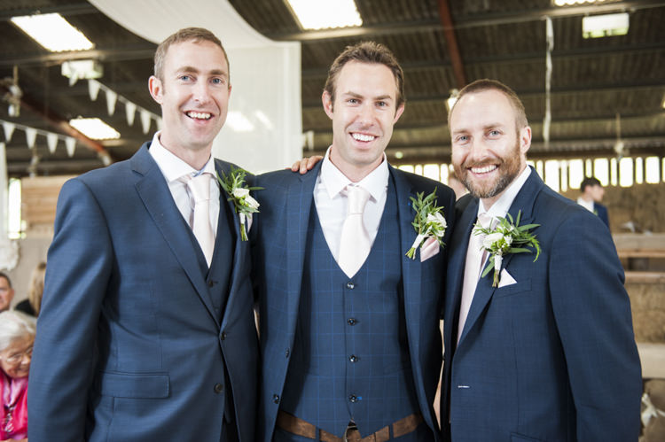 Chilled Country Boho White Green Wedding http://eleanorjaneweddings.co.uk/