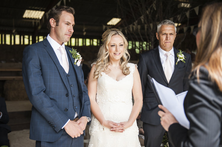 Chilled Country Boho White Green Wedding http://eleanorjaneweddings.co.uk/