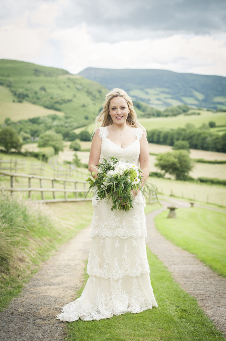 Tiered Lace Gown Dress Bride Bridal Martina Liana Chilled Country Boho White Green Wedding http://eleanorjaneweddings.co.uk/