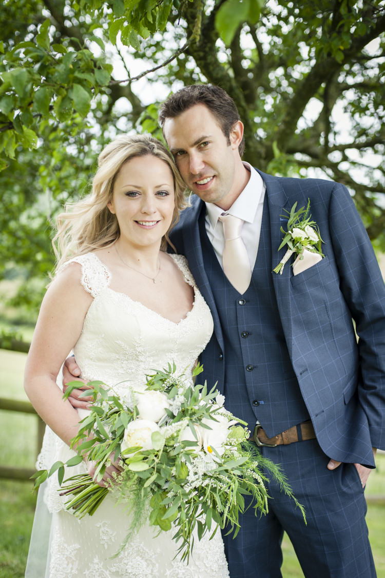 Chilled Country Boho White Green Wedding http://eleanorjaneweddings.co.uk/