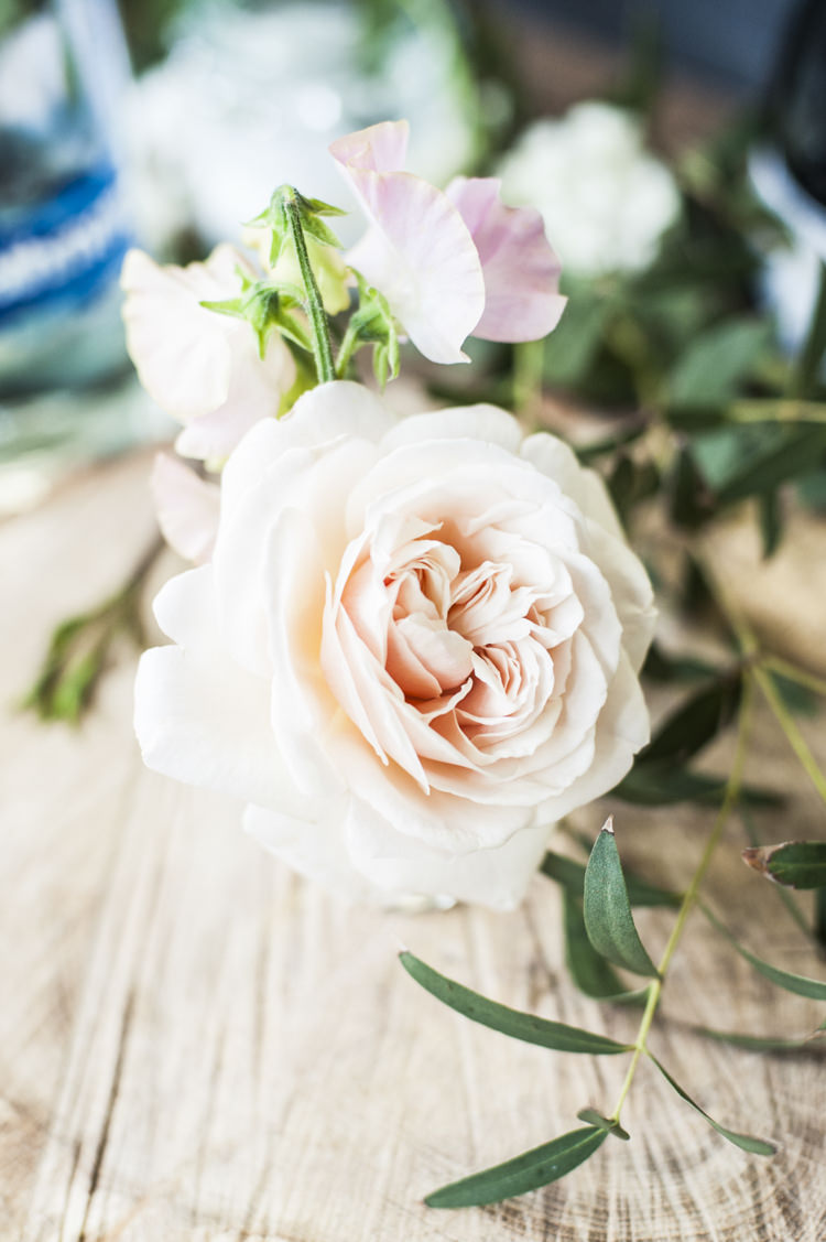 Chilled Country Boho White Green Wedding http://eleanorjaneweddings.co.uk/