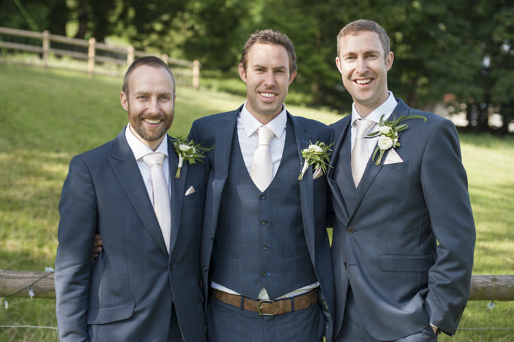 Chilled Country Boho White Green Wedding http://eleanorjaneweddings.co.uk/