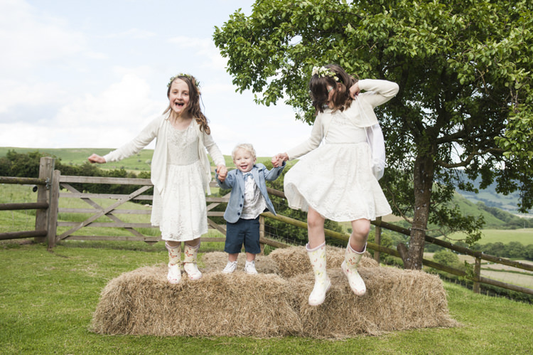 Chilled Country Boho White Green Wedding http://eleanorjaneweddings.co.uk/