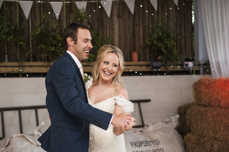 Chilled Country Boho White Green Wedding http://eleanorjaneweddings.co.uk/