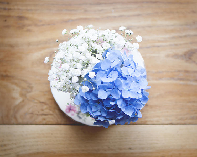 Pastel Pretty Flower Garden Style Wedding http://katrinamatthewsphotography.co.uk/