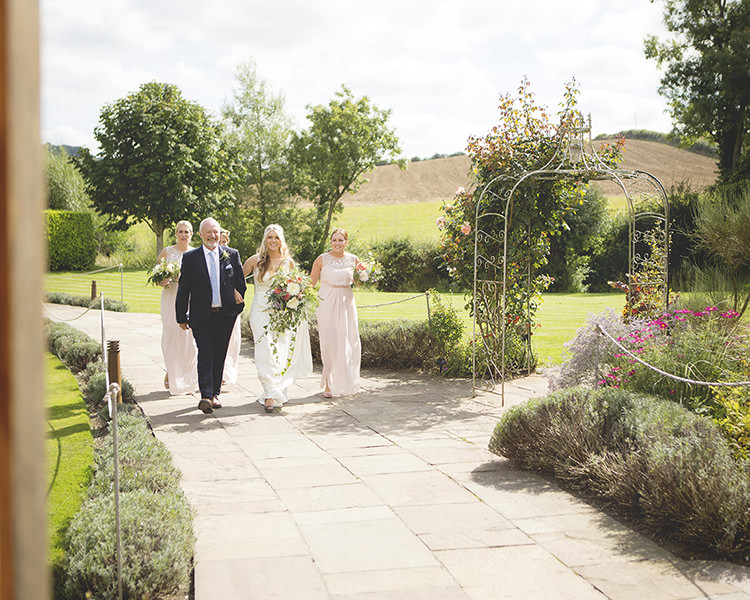 Pastel Pretty Flower Garden Style Wedding http://katrinamatthewsphotography.co.uk/