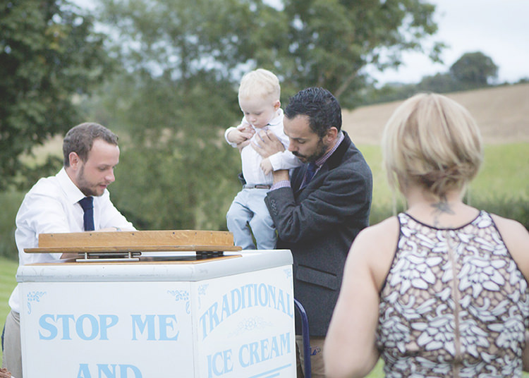 Pastel Pretty Flower Garden Style Wedding http://katrinamatthewsphotography.co.uk/