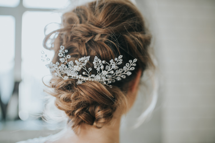 Hair Bride Bridal Style Messy Rustic Accessory Industrial Into The Wild Greenery Wedding Ideas http://www.ivoryfayre.com/