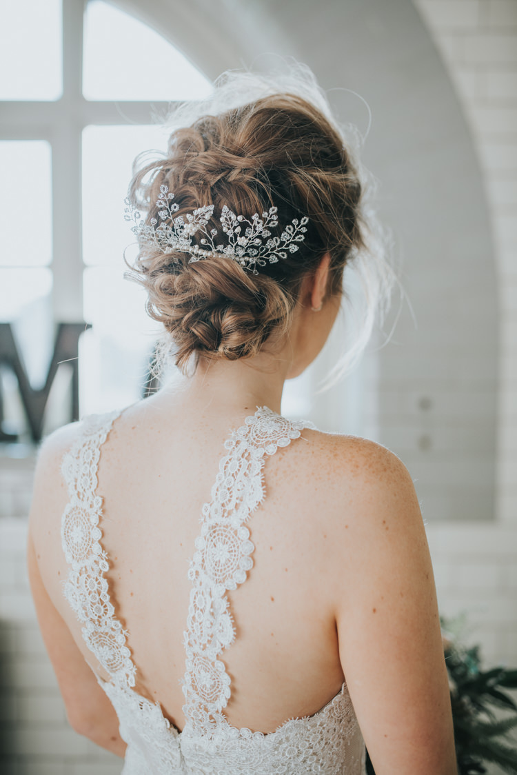 Hair Bride Bridal Style Messy Rustic Accessory Industrial Into The Wild Greenery Wedding Ideas http://www.ivoryfayre.com/
