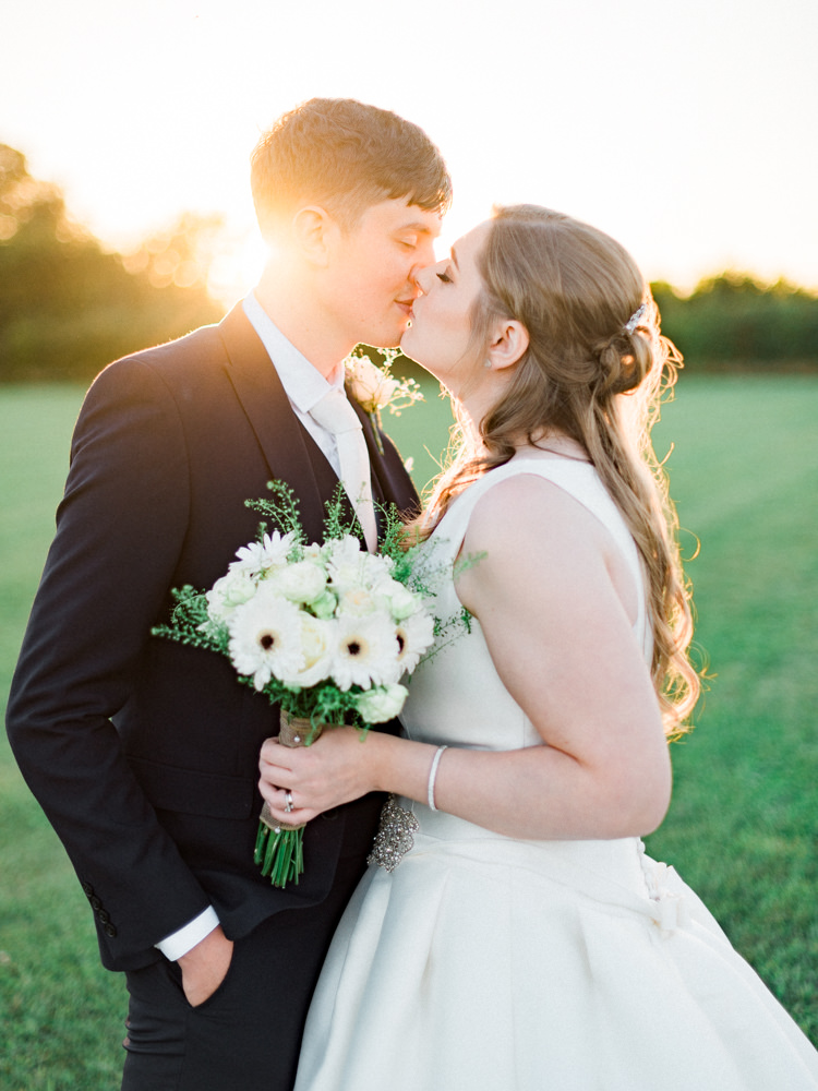 Modern Rustic Ivory Barn Wedding http://vickylamburn.com/