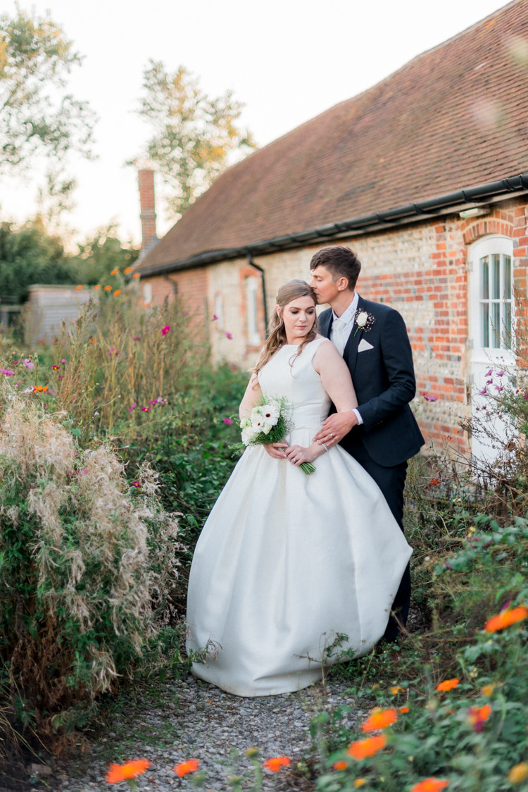 Modern Rustic Ivory Barn Wedding http://vickylamburn.com/