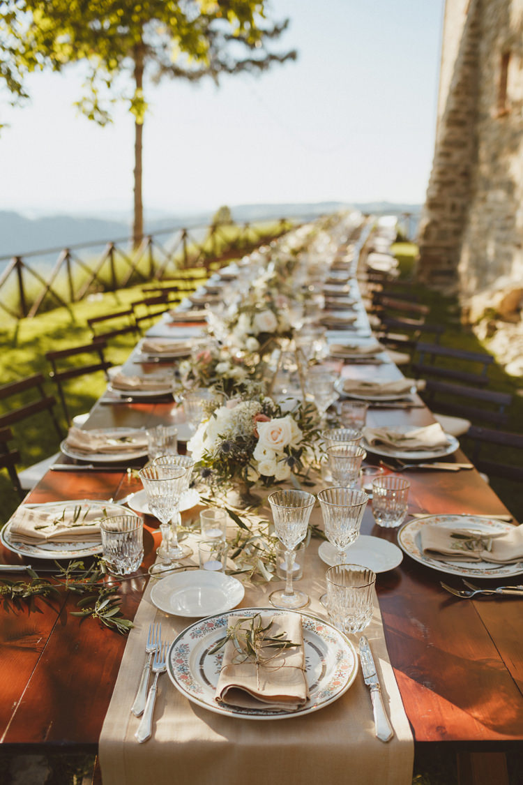 Long Table Outdoors Hessian Linen Flowers Beautifully Intimate Open Air Wedding Umbria http://www.edpeers.com/