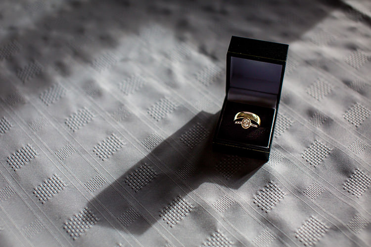 Stylish Winter Glamour Wedding http://lunaweddings.co.uk/