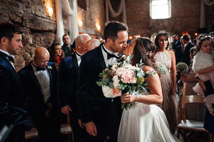 Stylish Winter Glamour Wedding http://lunaweddings.co.uk/